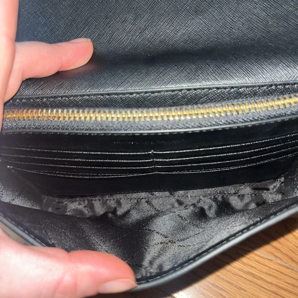 Michael Kors Women's Jet Set
Travel - Clutch Crossbody with Detachable Wallet - Picture 11 of 11